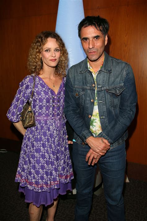 Vanessa Paradis Married Husband Samuel Benchetrit。